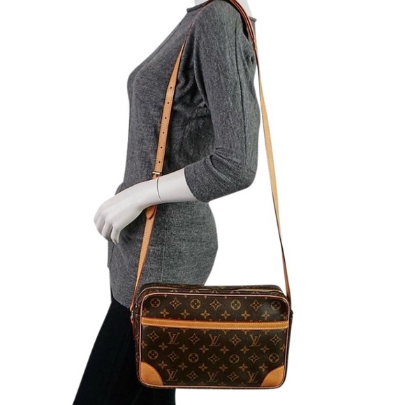Louis Vuitton Trocadero 30 Crossbody Bag Literacy Basics